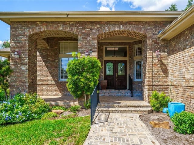 3006 Barton Point DR