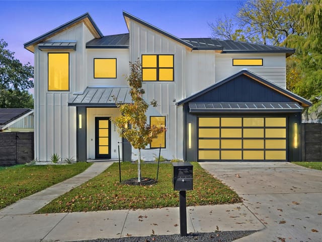 3006 Locke LN