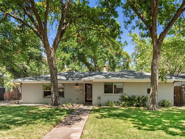 3006 W Terrace Dr