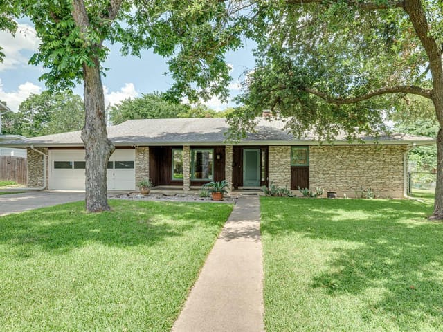 3006 Yellowpine Ter