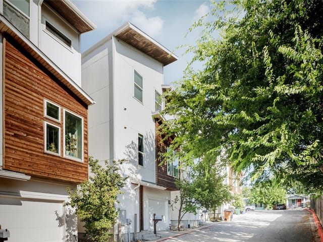 3007 E 12th St Unit #4
