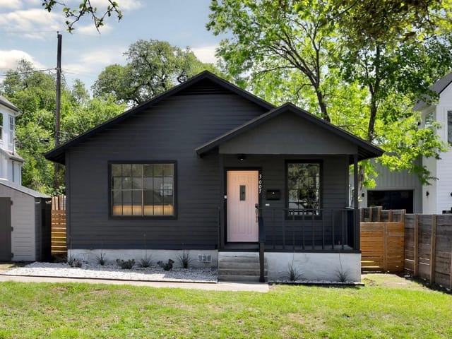 3007 Kuhlman Ave
