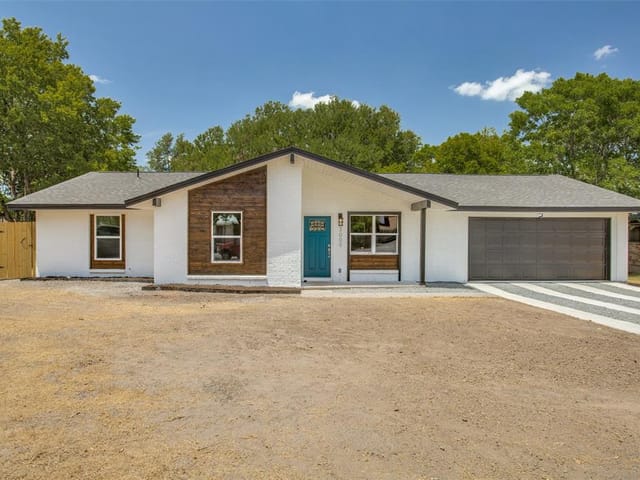 3009 Val Dr