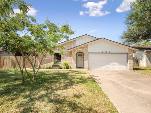 301 Cloudview Dr