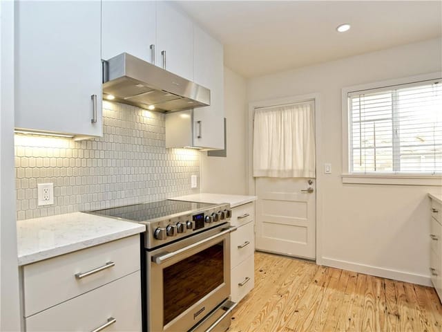 301 E 34th St Unit #104