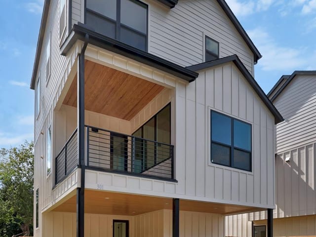 301 N Pleasant Valley RD Unit #2