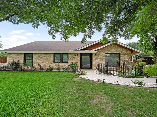 301 Oak Ridge RD