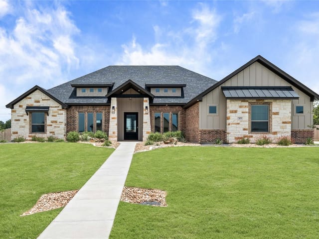 301 Rodeo RD
