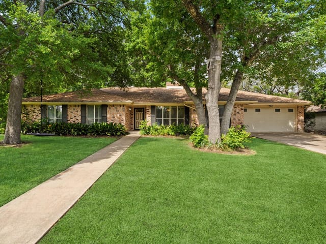 301 Tallwood Dr