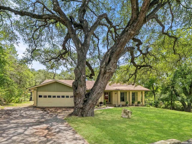 301 Twin Creek RD