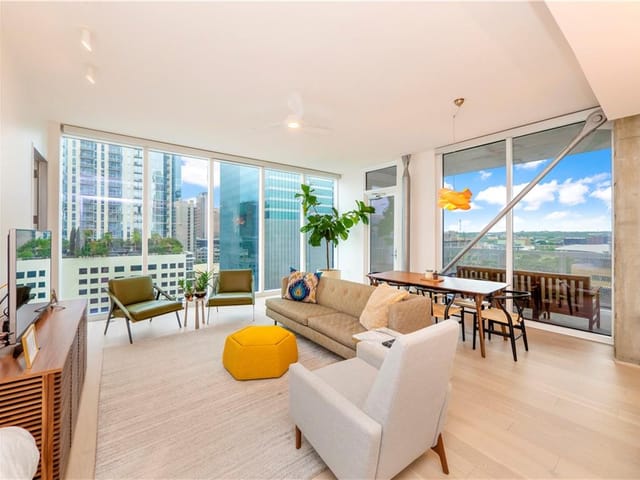 301 West Ave Unit #1106