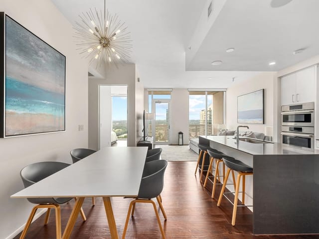301 West Ave Unit #3208