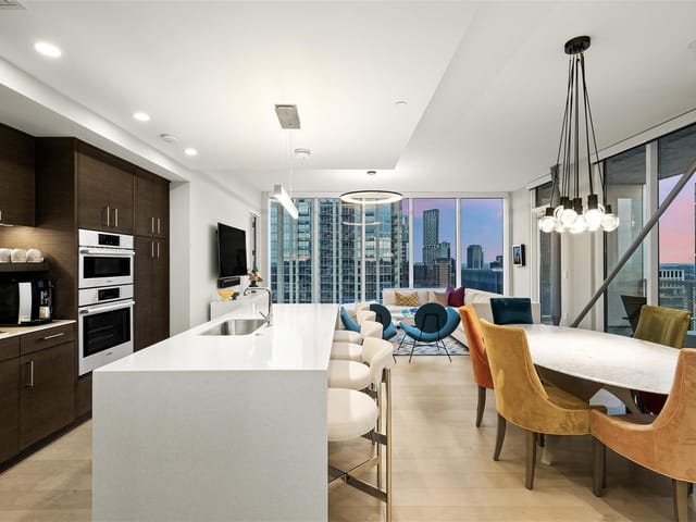 301 West Ave Unit #3605
