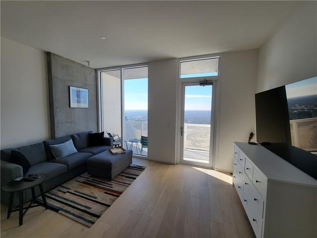 301 West Ave Unit #4106