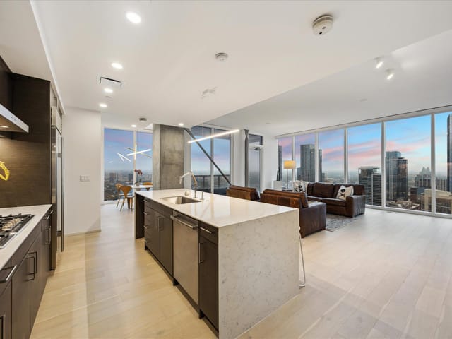 301 West Ave Unit #4703