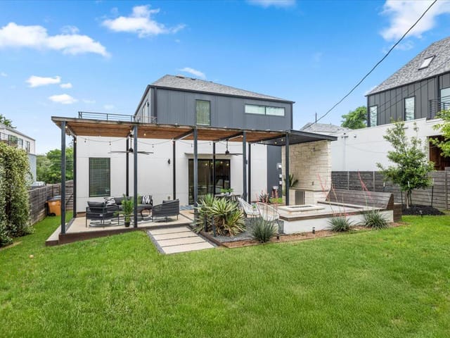 301 Woodward ST Unit #B