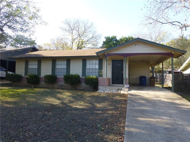 3010 Pin Oak Ct