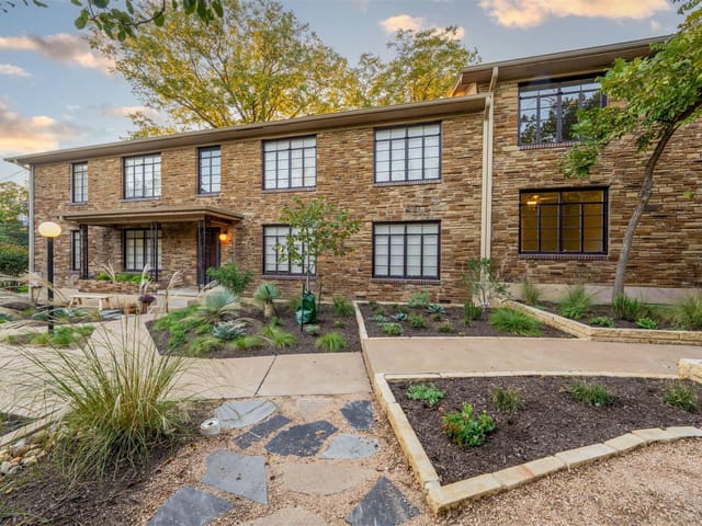 3010 Windsor RD Unit #F