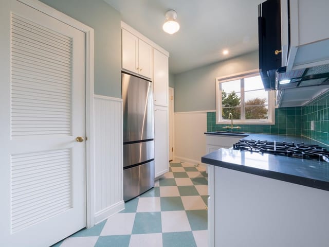 3010 Windsor RD Unit #J