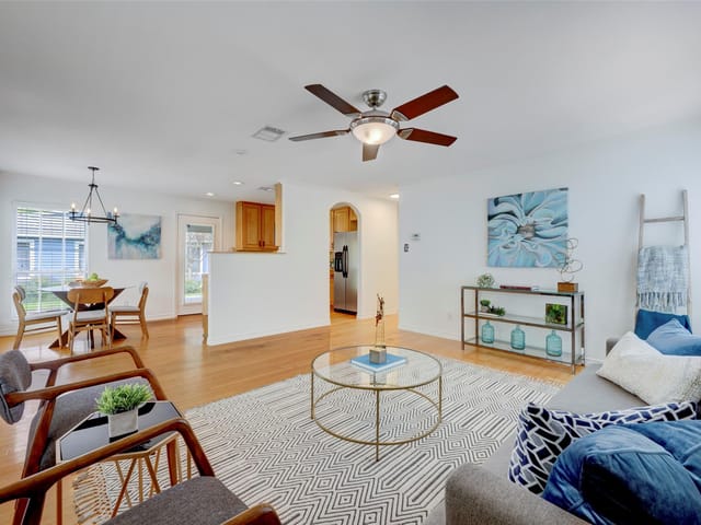 3011 Fontana Dr