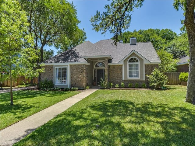 3011 Fort Worth Trl