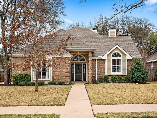 3011 Fort Worth Trl