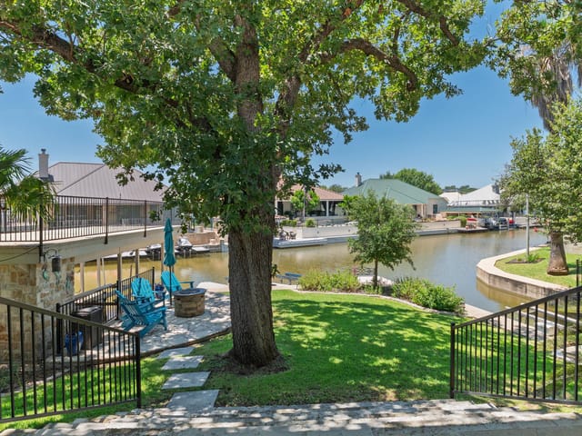 3012 Driftwood LN