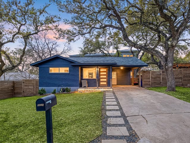 3015 Burning Oak DR Unit #2
