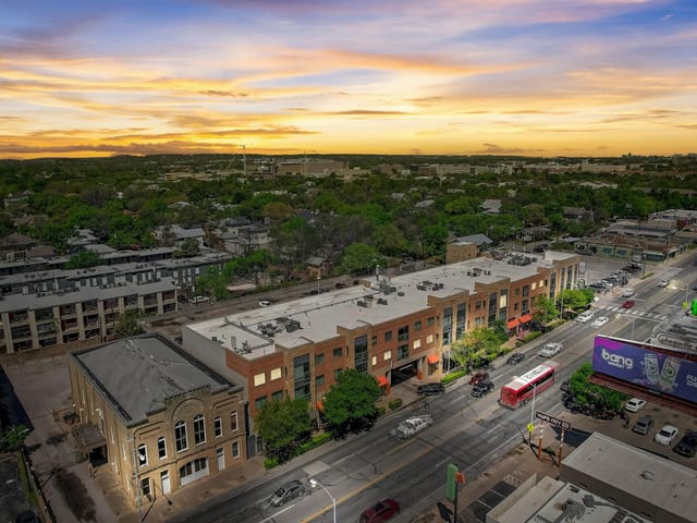 3016 Guadalupe St Unit #206