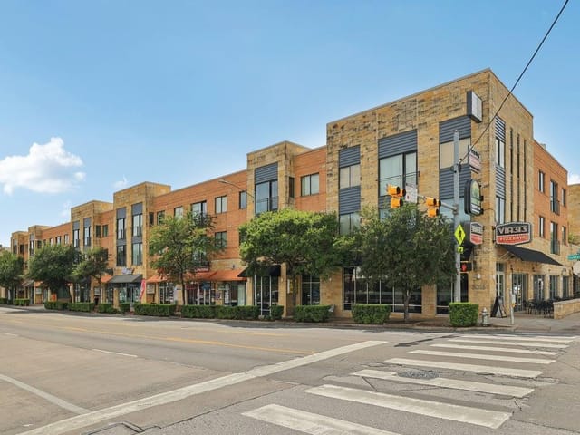 3016 Guadalupe St Unit #211