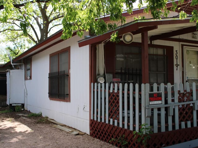 3017 Lyons Rd