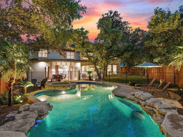 3018 Chatelaine Dr