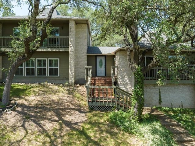 3019 Honey Tree LN