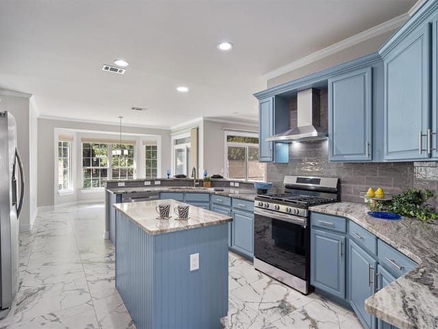 302 Armstrong DR