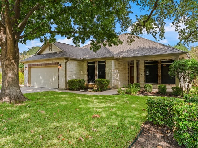 302 Brazos DR