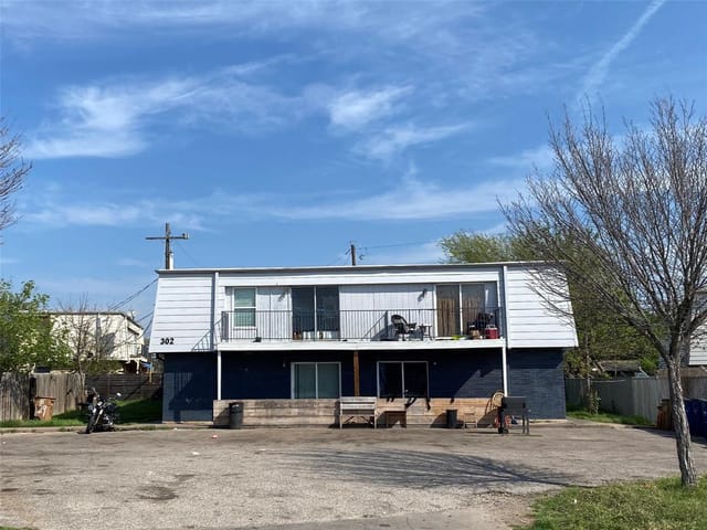 302 Carmen Ct