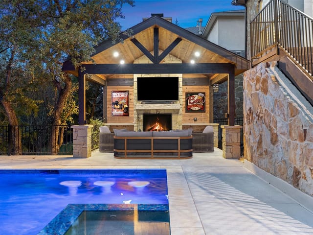 302 Duffy Ln