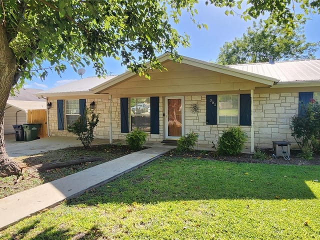302 Julie ST