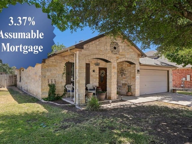 302 Lone Star BLVD