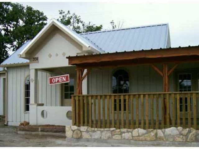 302 Main ST