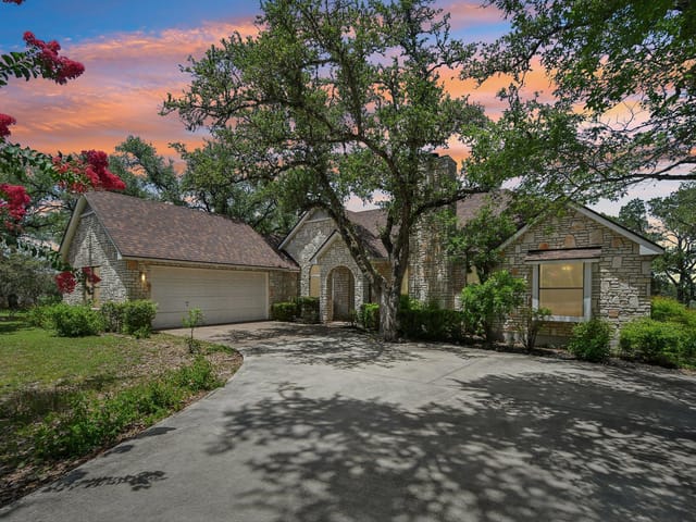 302 Mesa DR