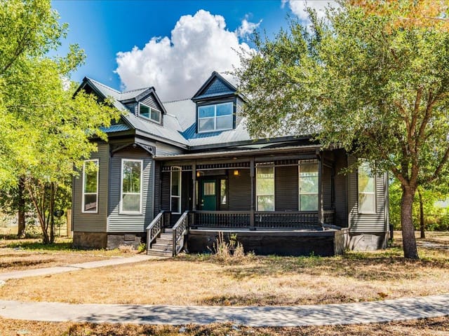 302 N Fm 1660 Highway