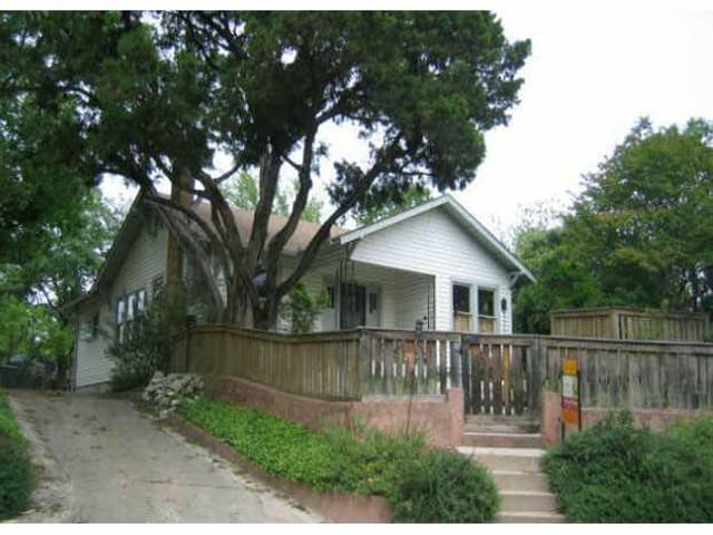 302 TERRACE DR