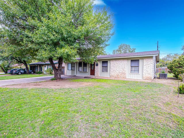 302 TILBURY Ln