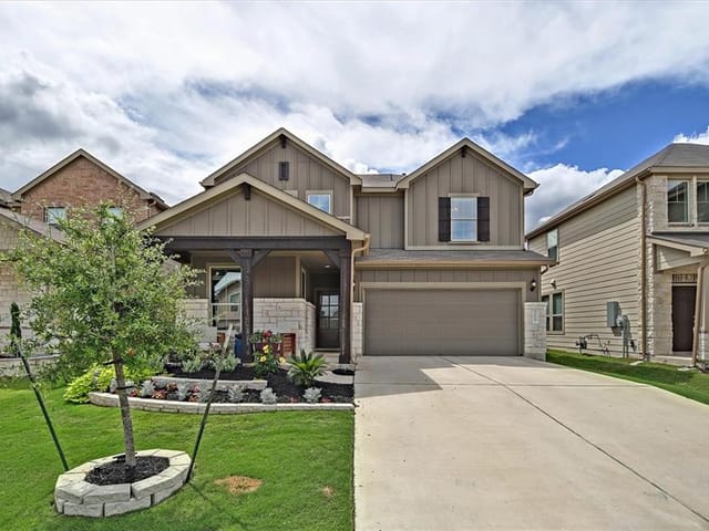 3020 Lions Tail St