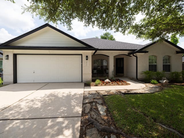 3025 Plantation Dr