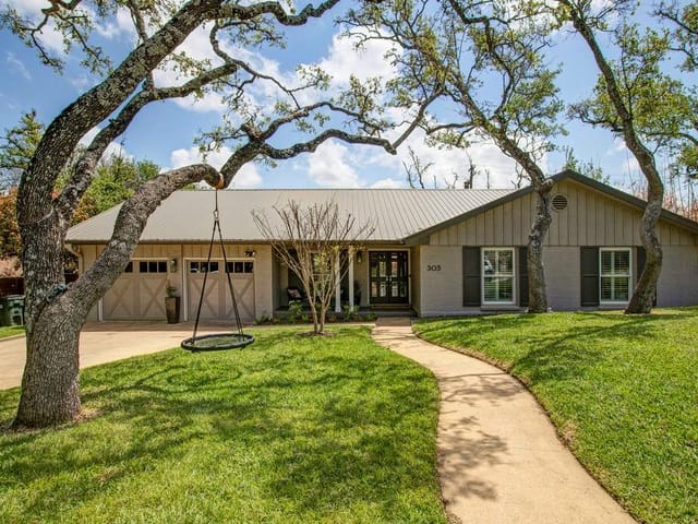 303 Blueridge Trl