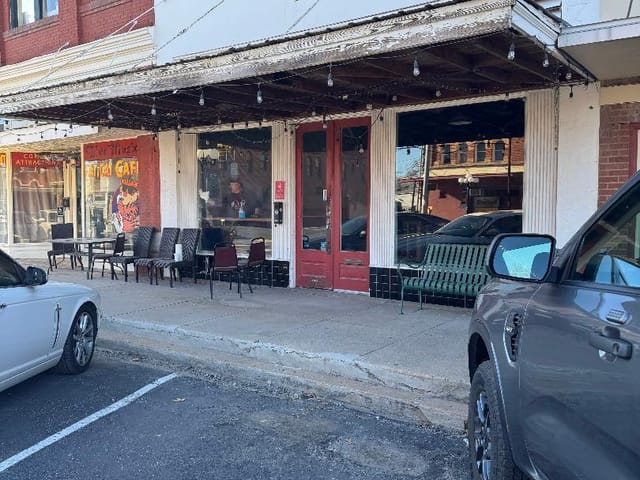 303 Main St