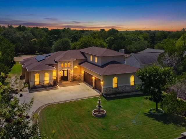 303 N Mustang Ave