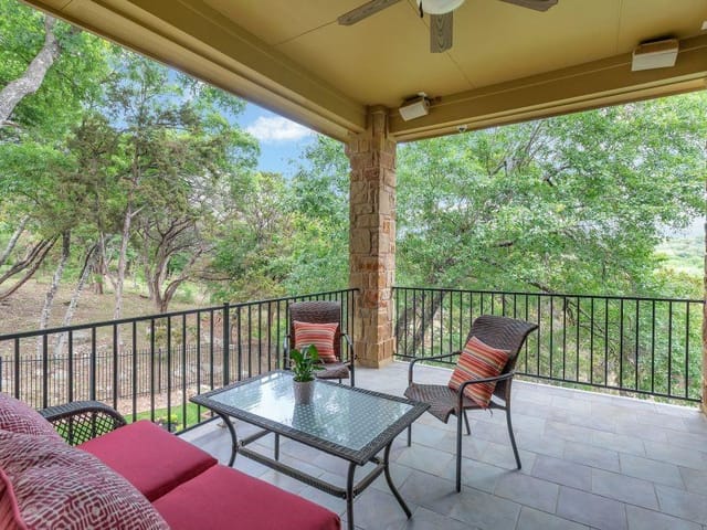 303 Palos Verdes Dr